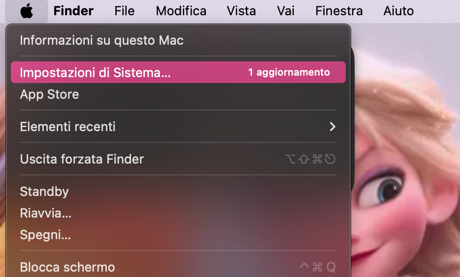 Fai clic sul logo Apple nell’angolo in alto a sinistra dello schermo e scegli Impostazioni di Sistema dal menu a discesa per accedere alle preferenze di macOS.