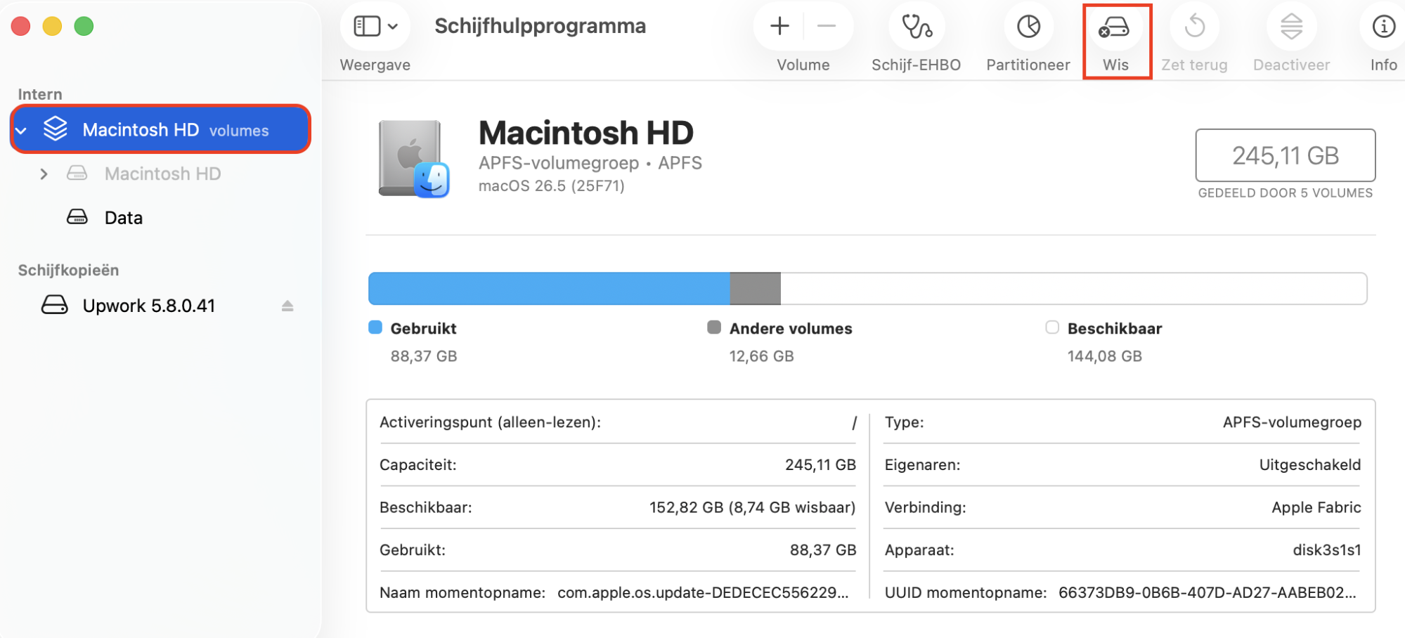 Het venster van Schijfhulpprogramma van Apple is geopend op het scherm van een Mac. Met Schijfhulpprogramma kun je een MacBook wissen en terugzetten naar de fabrieksinstellingen.