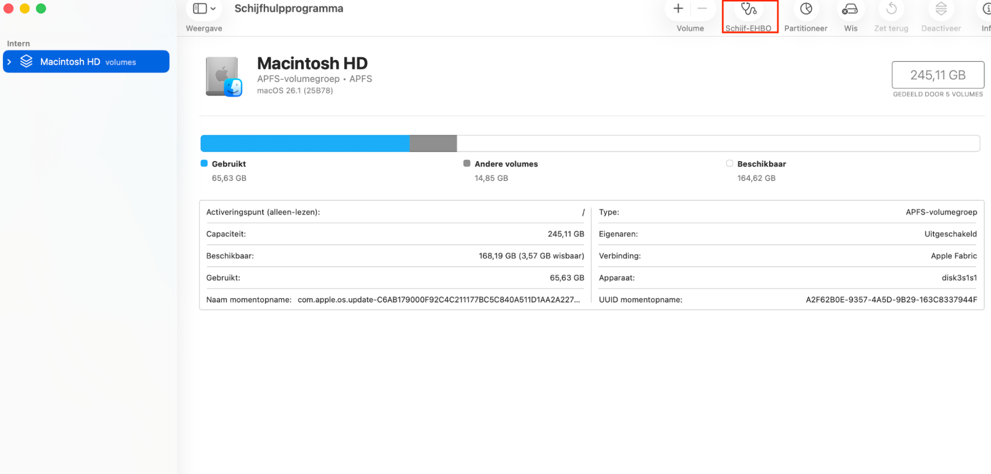 In het geopende Schijfhulpprogramma vind je de knop Eerste hulp, rechtsboven in het scherm. Klik erop.