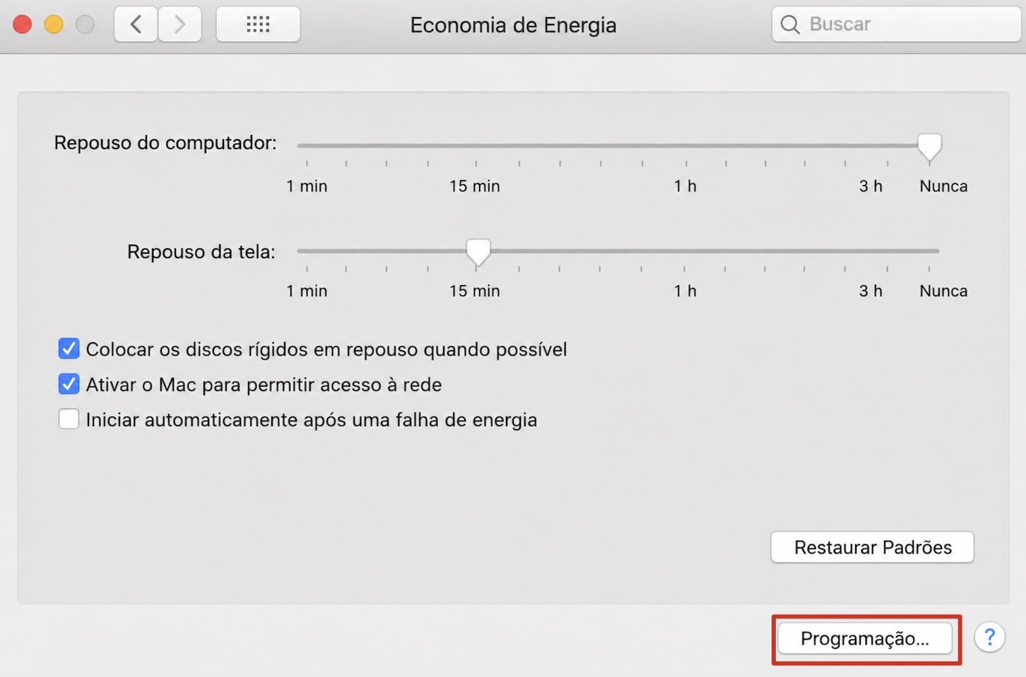 Em um Mac com Monterey ou em versões anteriores, vá até as configurações de Economia de Energia e clique em ‘Programação’ na parte inferior da janela.