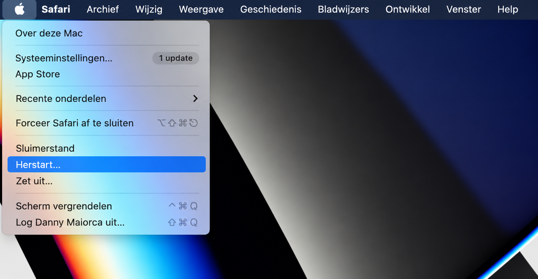 Als je de prullenbak niet kunt legen op de Mac, begin dan met het opnieuw opstarten van je Mac. Ga naar Apple-logo > Systeeminstellingen om het proces te starten.