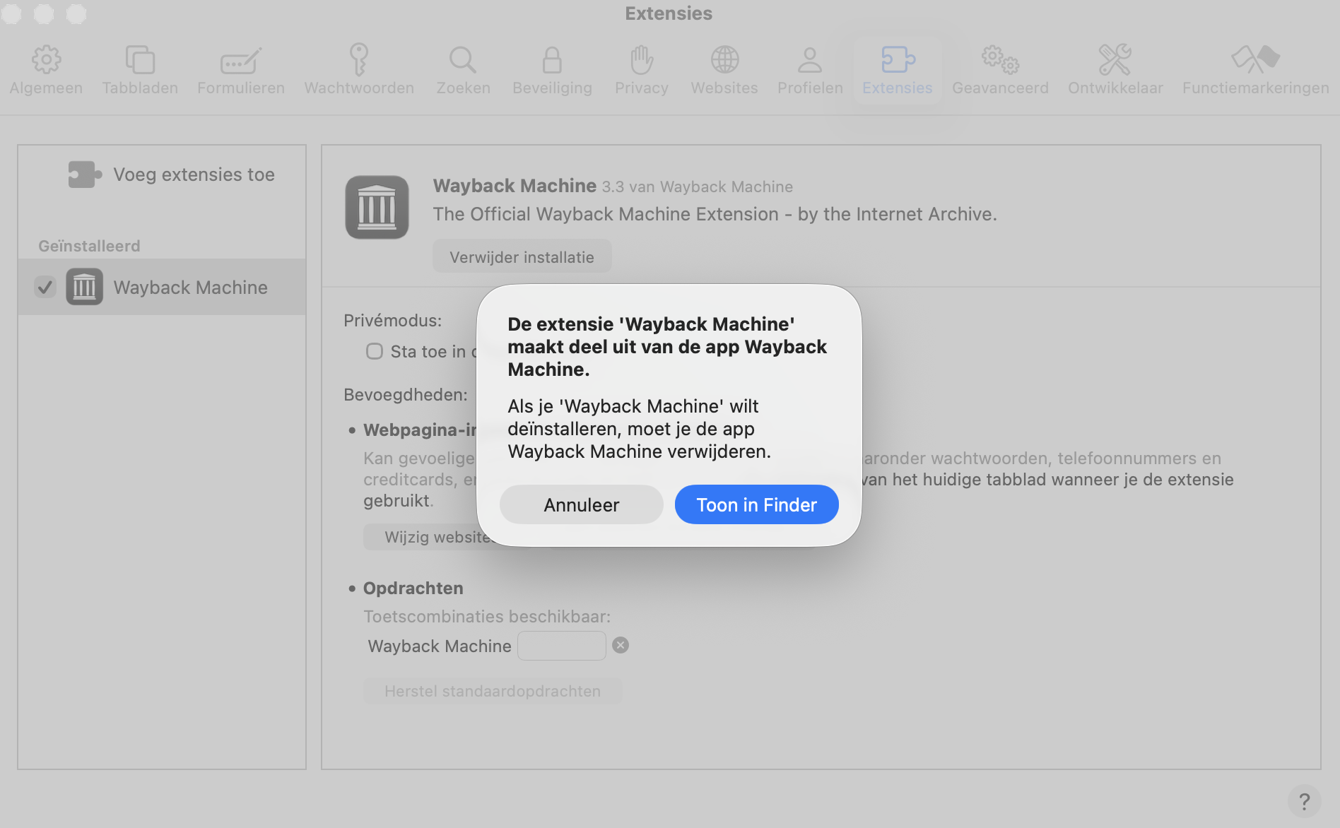 Wanneer je op de knop Verwijderen klikt, vraagt Safari je om de extensie in een Finder-venster te tonen. Klik op Toon in Finder.