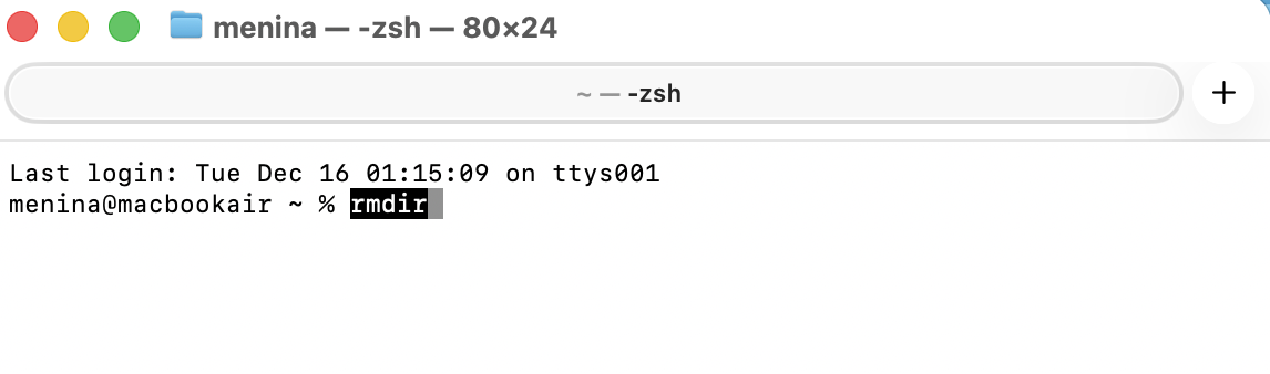 Terminal op de Mac toont de opdracht `rmdir` voor het verwijderen van een map. Voer het pad van de logmap in die je wilt verwijderen en druk op Enter.