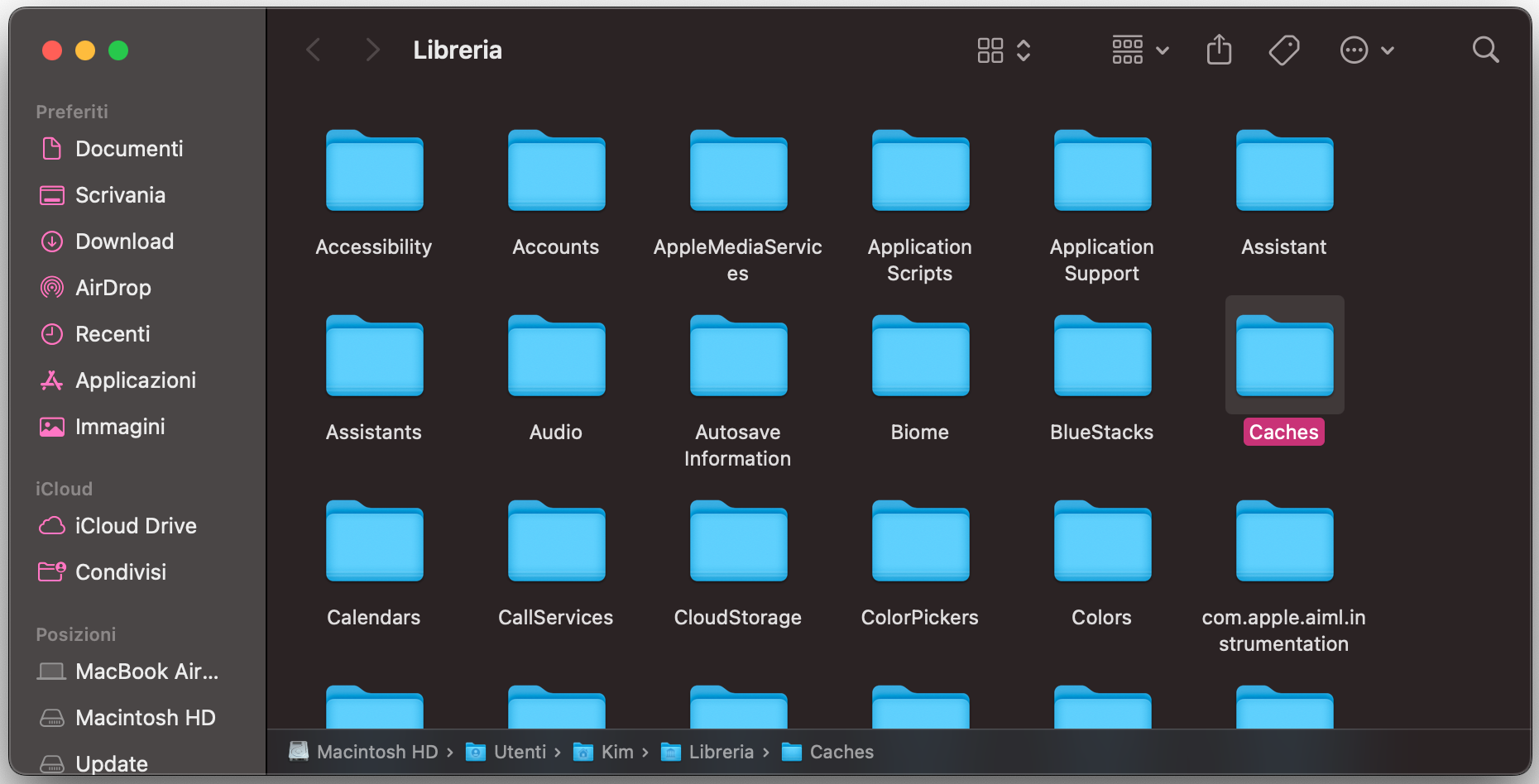 Nella cartella Libreria, apri Caches e sposta nel Cestino i file specifici (o tutti quelli presenti) per eliminarli.