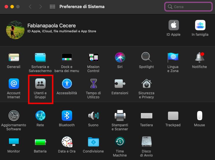 In Preferenze di sistema, selezionare Utenti e gruppi, quindi Elementi di accesso. Da qui sarà possibile bloccare l'avvio dei processi con macOS. Tra questi potrebbe esserci anche il malware.