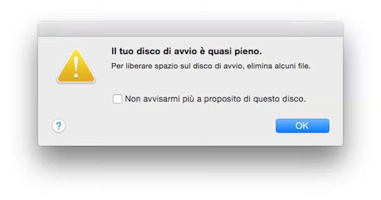 Un popup di macOS con il messaggio Il disco è quasi pieno. Questo avviso compare quando il disco di avvio del Mac è quasi pieno e occorre rimuovere alcuni dati.