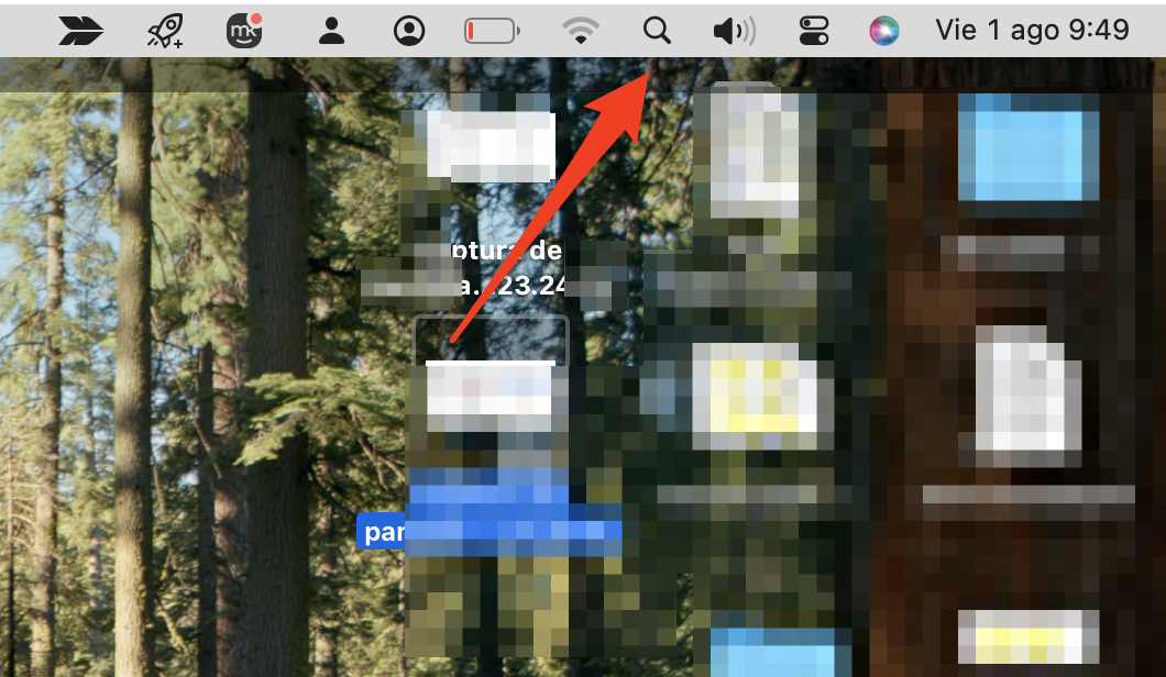 Utiliza el Terminal para abrir la aplicación. Empieza haciendo clic en el icono Spotlight de la barra de herramientas.
