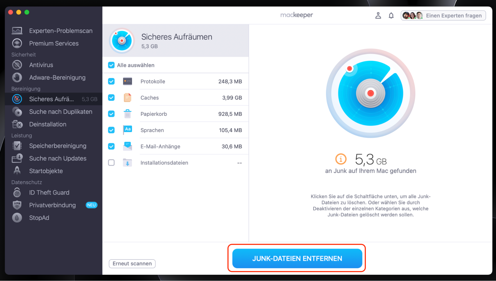 MacKeeper auf macOS Monterey zeigt das Tool Sicheres Aufräumen an. Klicken Sie nach dem Scannen auf Junk-Dateien entfernen, um nicht benötigte Daten sicher zu löschen.