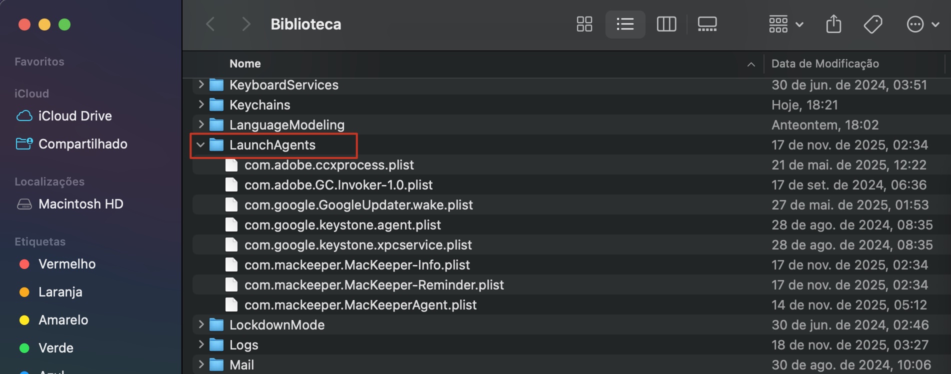 Em seguida, verifique a pasta LaunchAgents. Procure qualquer item que pareça suspeito e arraste-o para o Lixo. Esvazie o Lixo completamente.