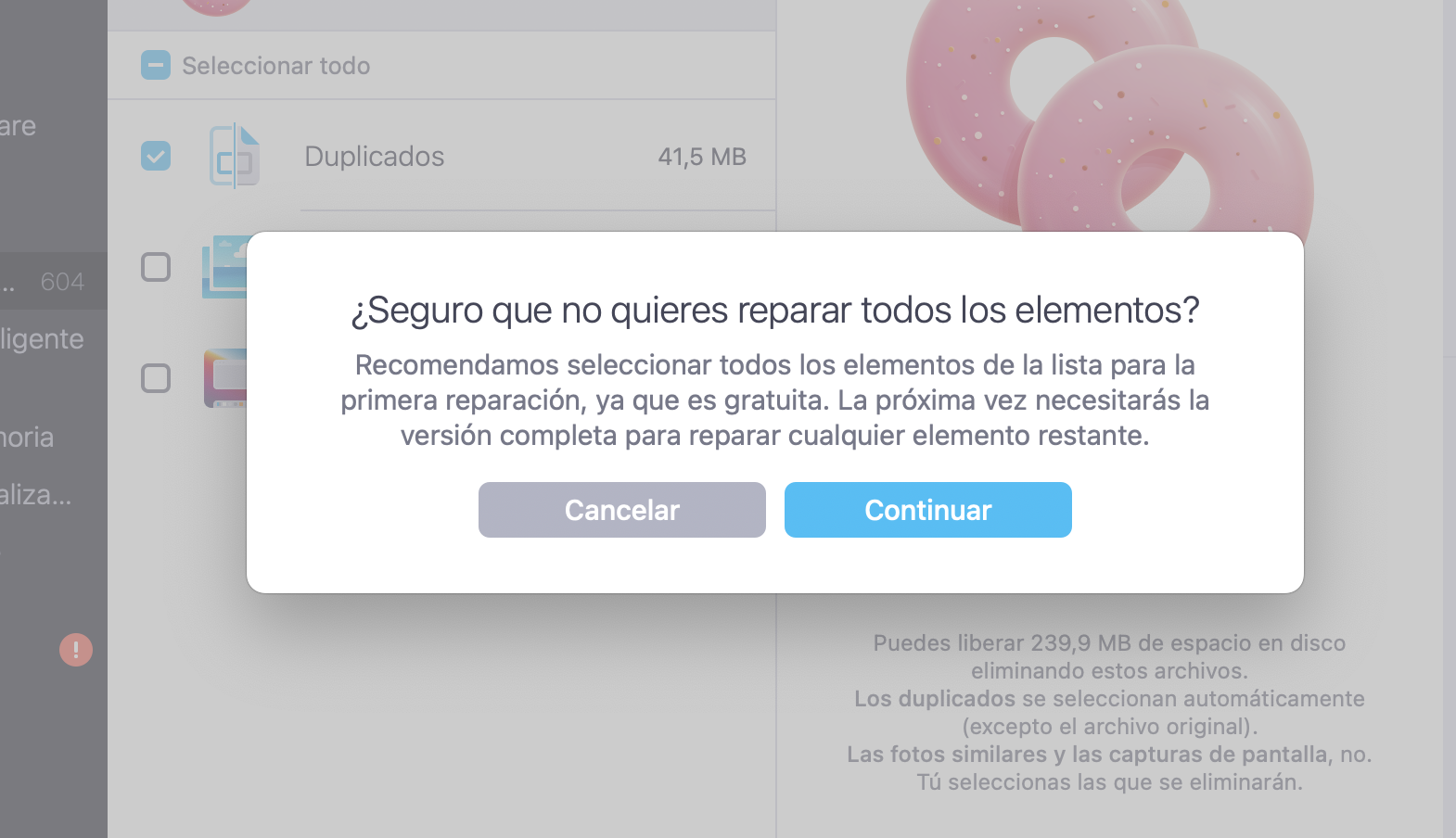 Consulta los resultados del análisis del buscador de duplicados de MacKeeper, selecciona los archivos duplicados que ya no necesitas y haz clic en Eliminar seleccionados.