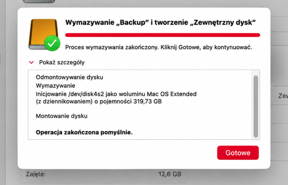 Narzędzie dyskowe teraz sformatuje Twój dysk do formatu kompatybilnego z Makiem, usuwając w procesie znajdujące się na nim dane. Kliknij 'Gotowe', kiedy zakończy.