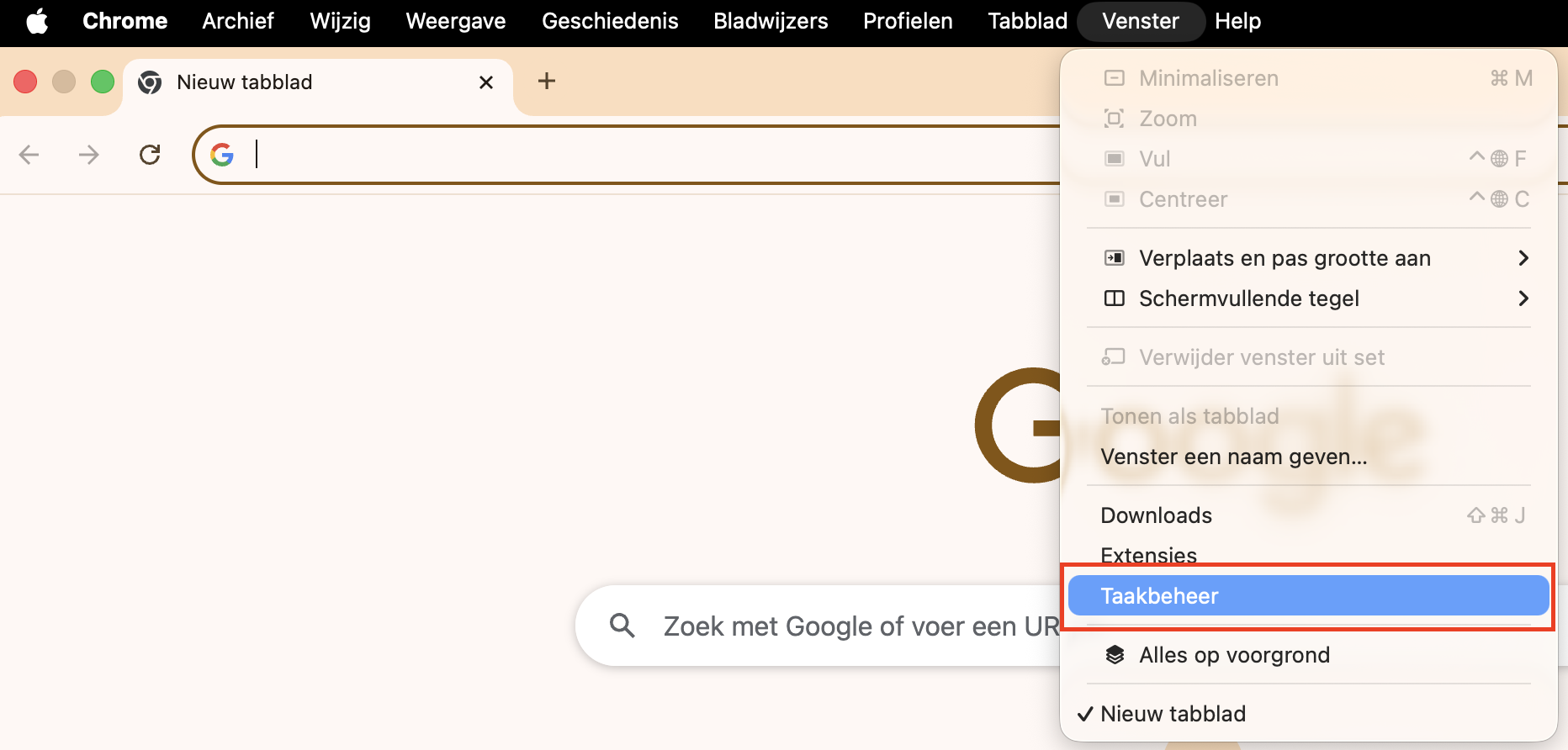 Google Chrome heeft een eigen taakbeheer. Hiermee kun je controleren welke tabbladen veel RAM of CPU gebruiken en deze sluiten.