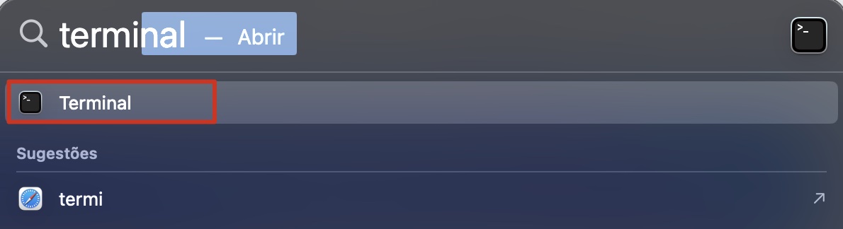 Se você quer resolver o problema do Lixo que não esvazia no Mac, talvez precise do Terminal. Vá em Spotlight e digite Terminal para começar.