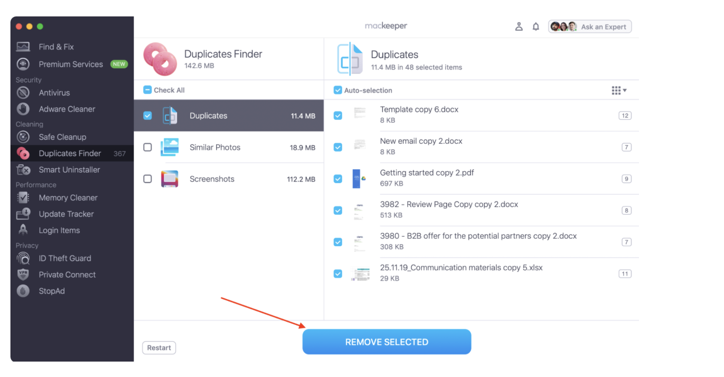 Once the scan has been completed, you'll see a list of options: Duplicates, Similar Photos, and Screenshots. Tick the Duplicates box and then select Remove Selected