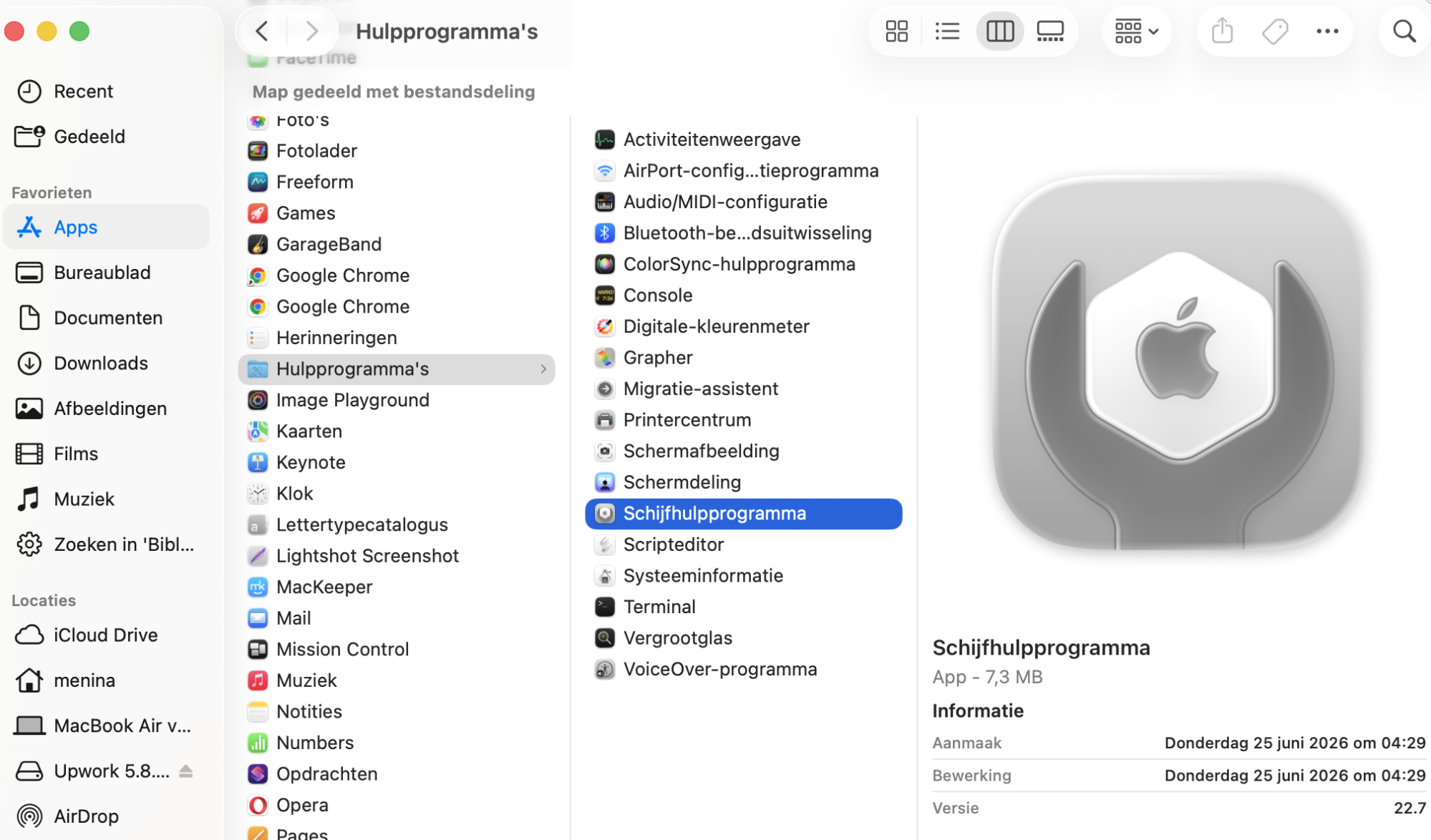 De macOS Schijfhulpprogramma-app is te vinden onder Apps > Hulpprogramma’s. Open het en u kunt informatie over de verschillende schijven van uw Mac bekijken.