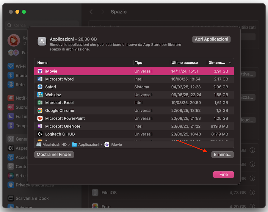 Le Impostazioni di Sistema su Mac mostrano la sezione Applicazioni nel menu Spazio. Seleziona l’app che vuoi disinstallare, poi clicca su Elimina.