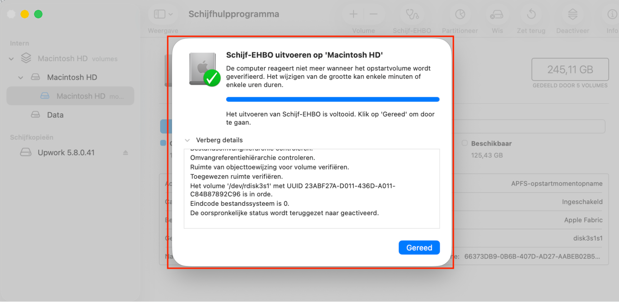 Volg eventuele instructies op het scherm. Het is normaal dat je Mac tijdens de reparatie tijdelijk minder reageert. Zodra het proces is voltooid, wordt een rapport weergegeven met de uitgevoerde reparaties of de gevonden problemen.