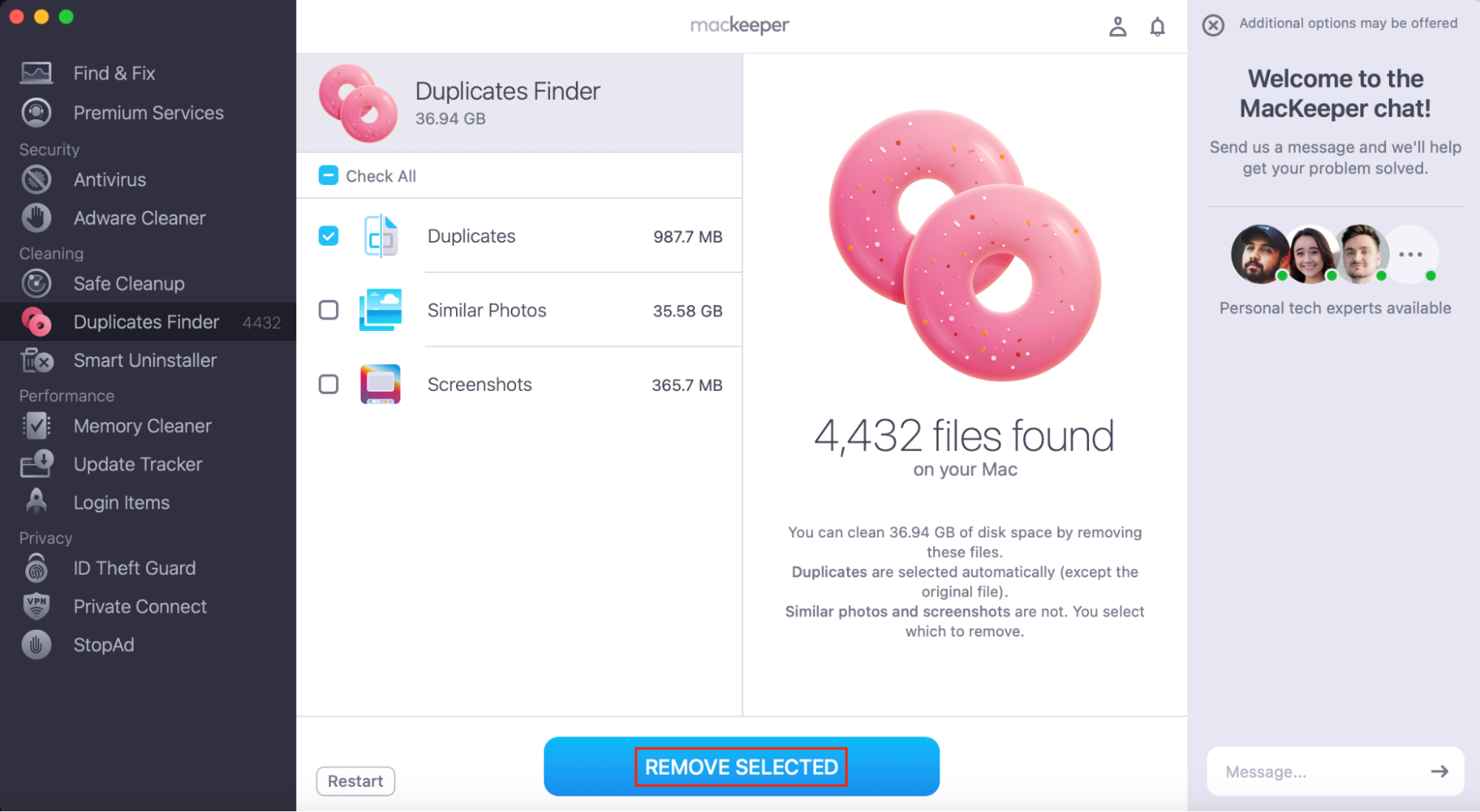 MacKeeper's Duplicates Finder with the Remove Selected button highlighted. How to make folders different colors on Mac using tags.