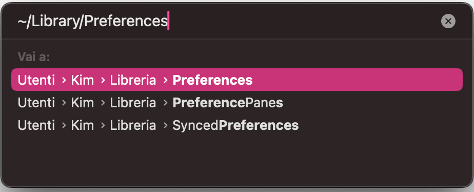 Nel Finder, scegli Vai > Vai alla cartella dalla barra dei menu, poi digita ~/Library/Preferences e premi Invio per aprire la cartella Preferenze.