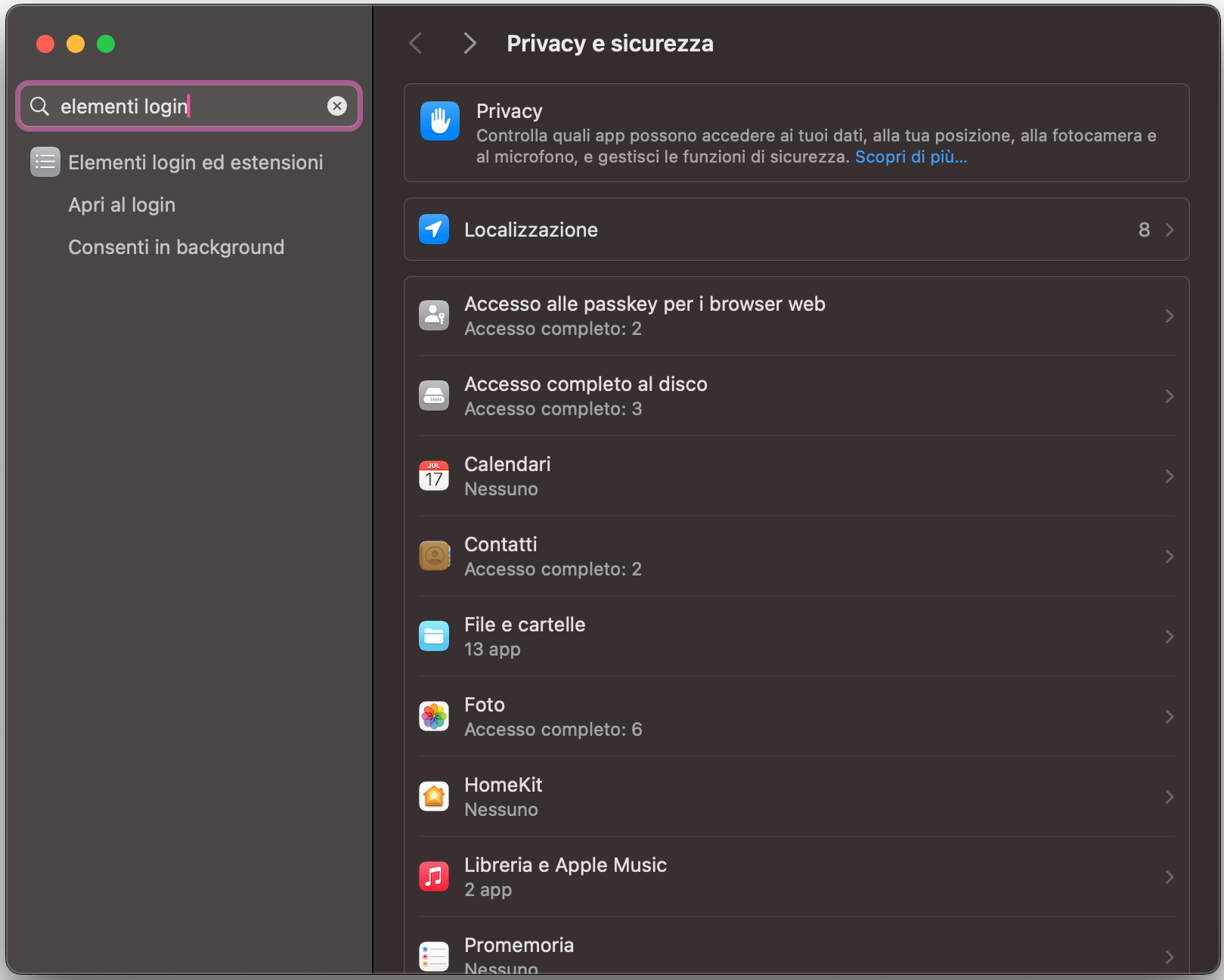 In Impostazioni di Sistema, usa la barra di ricerca in alto, digita Elementi login e selezionalo per visualizzare e gestire le app che si avviano automaticamente.
