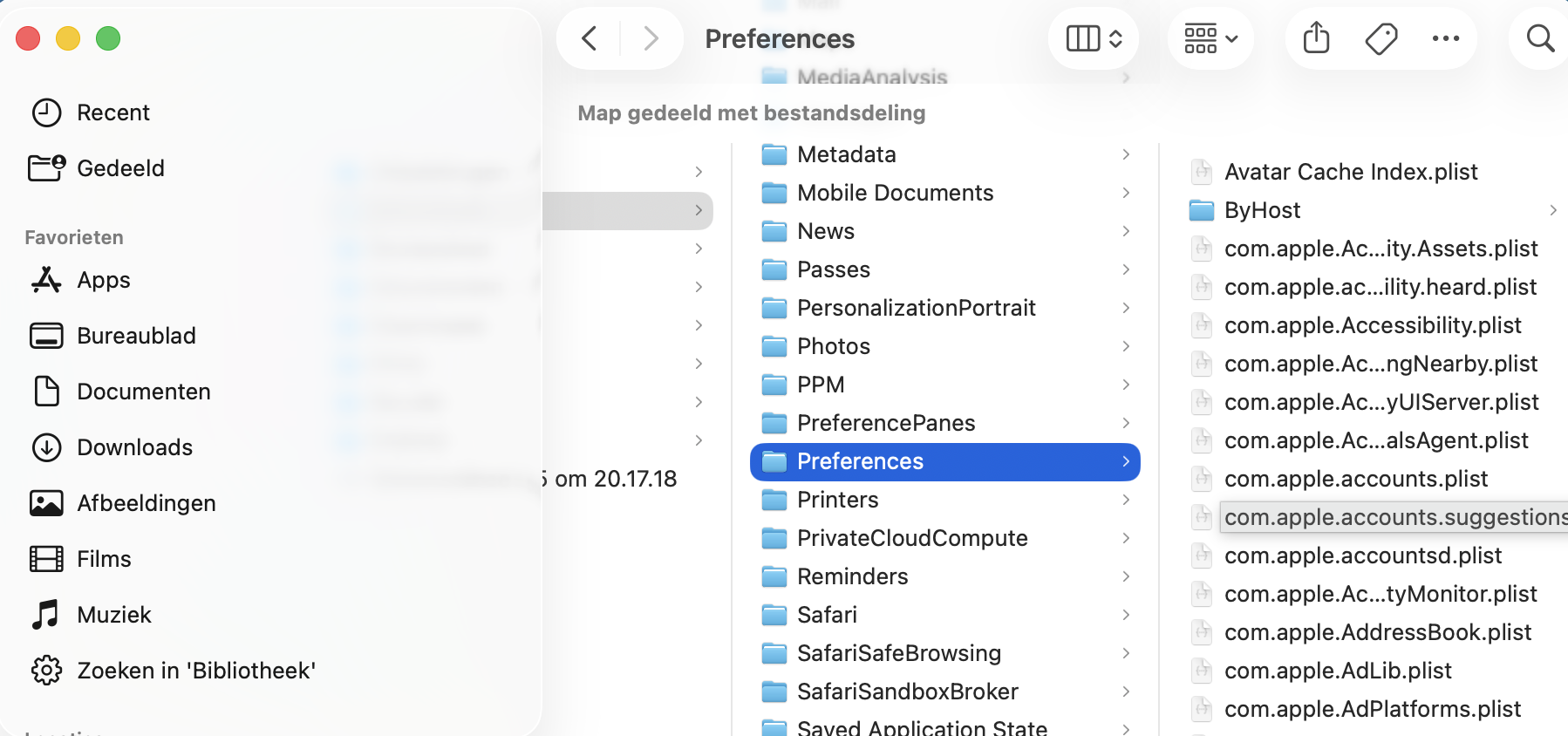 Finder op de Mac toont de map ‘Voorkeuren’. Hier vind je alle Safari-voorkeurenbestanden die je kunt verwijderen als je problemen ondervindt.