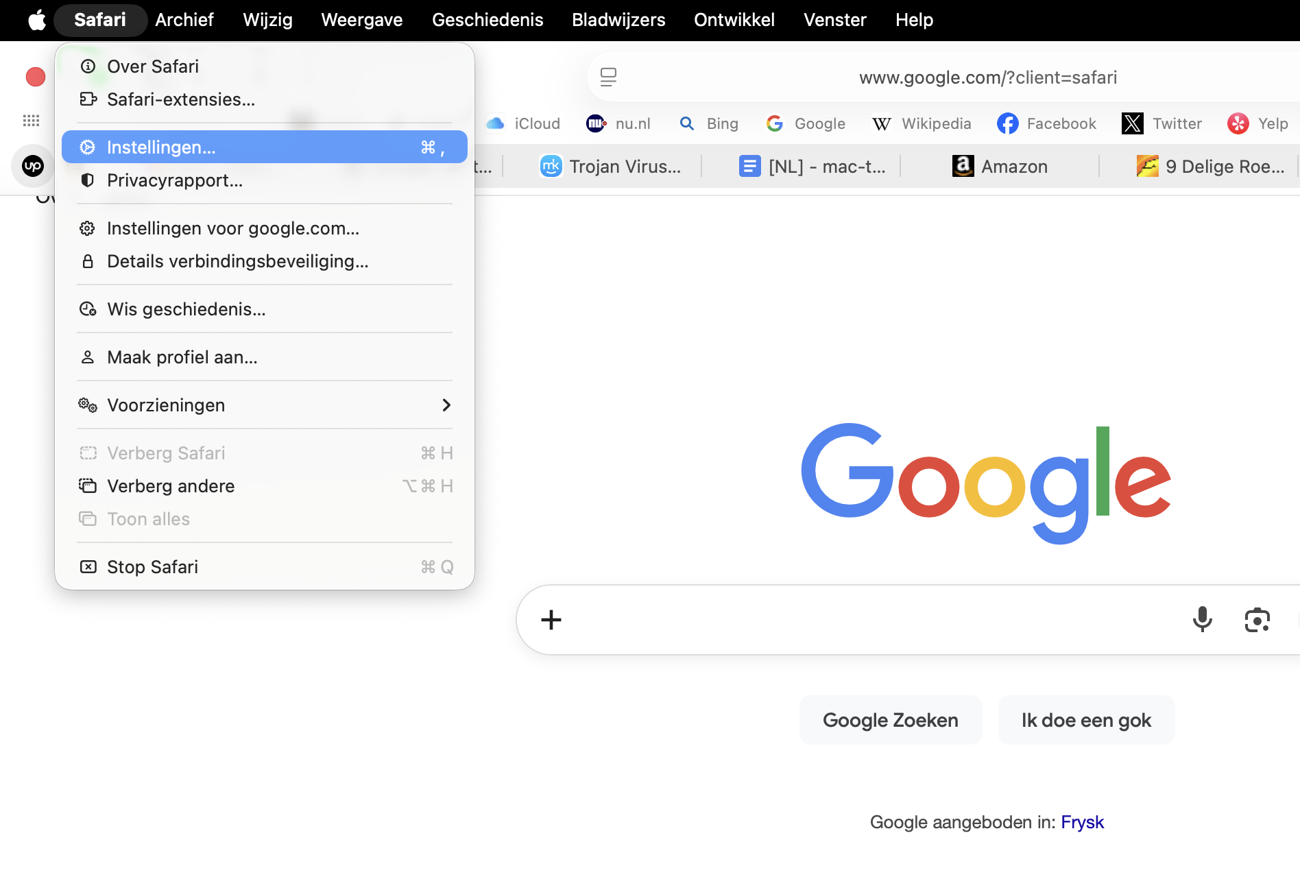 Om de Safari-browser te resetten, ga je eerst naar de Safari-instellingen. Je opent deze via het Safari-menu.