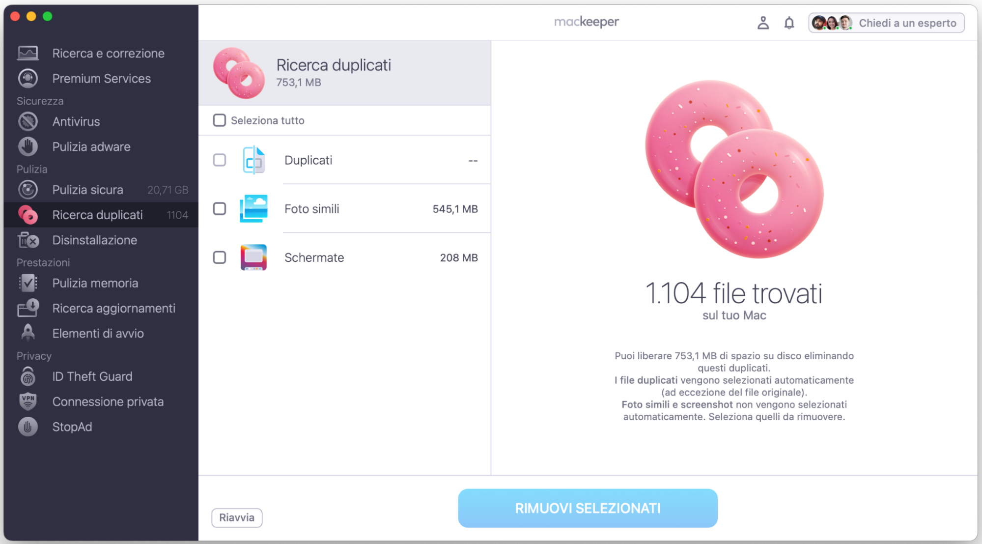 Dopo aver cercato i duplicati in MacKeeper, spunta le caselle corrispondenti agli elementi da rimuovere. Poi tocca Rimuovi selezionati: il pulsante si trova in basso nello schermo.