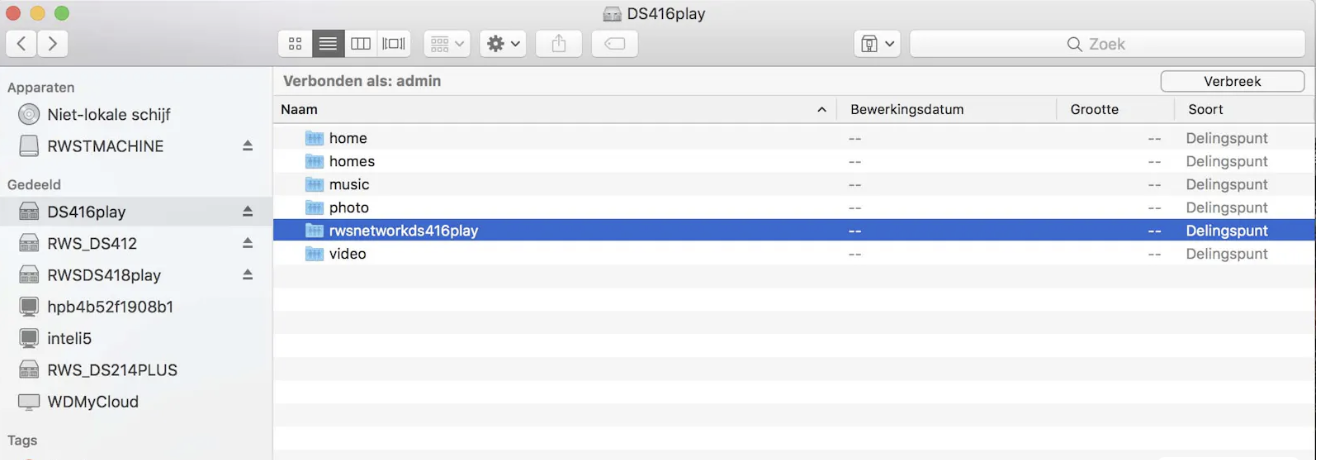 Na verbinding te hebben gemaakt met je netwerkschijf, kun je deze in de Finder zien. Wanneer je er verbinding mee wilt maken, kies je de optie in het menu aan de linkerkant.