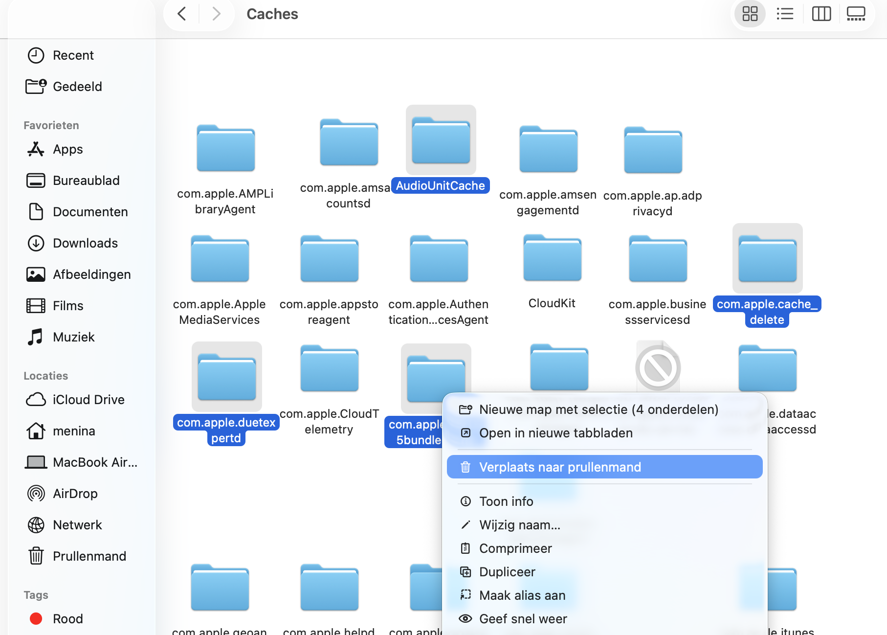 Finder op de Mac toont de map ‘Caches’, waarin alle tijdelijke logbestanden worden opgeslagen. Selecteer de bestanden die je wilt verwijderen.