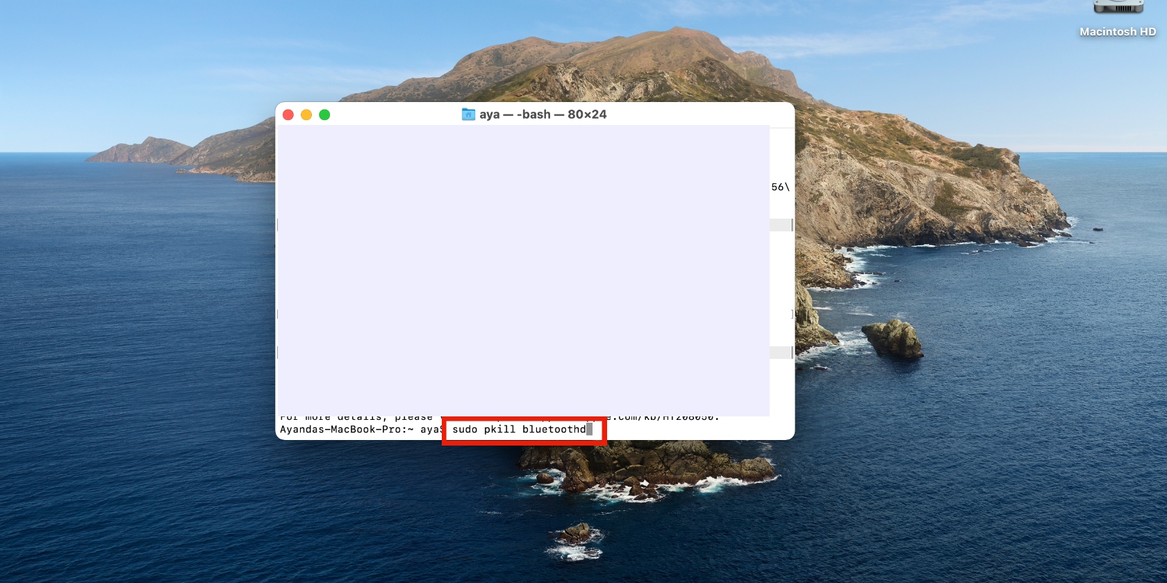 Stel de Bluetooth-module opnieuw in om een muis die niet klikt op een Mac te repareren. Op macOS Monterey of nieuwer: open Terminal en voer de opdracht sudo pkill bluetoothd in (mogelijk moet je je wachtwoord invoeren).