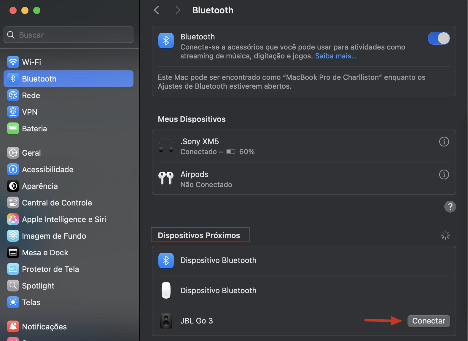 Para emparelhar seu dispositivo Bluetooth com o Mac, encontre-o na lista e clique em Conectar ao lado dele. (Pode ser solicitado que você digite uma sequência de números para iniciar o processo de emparelhamento ou clique em Aceitar.)
