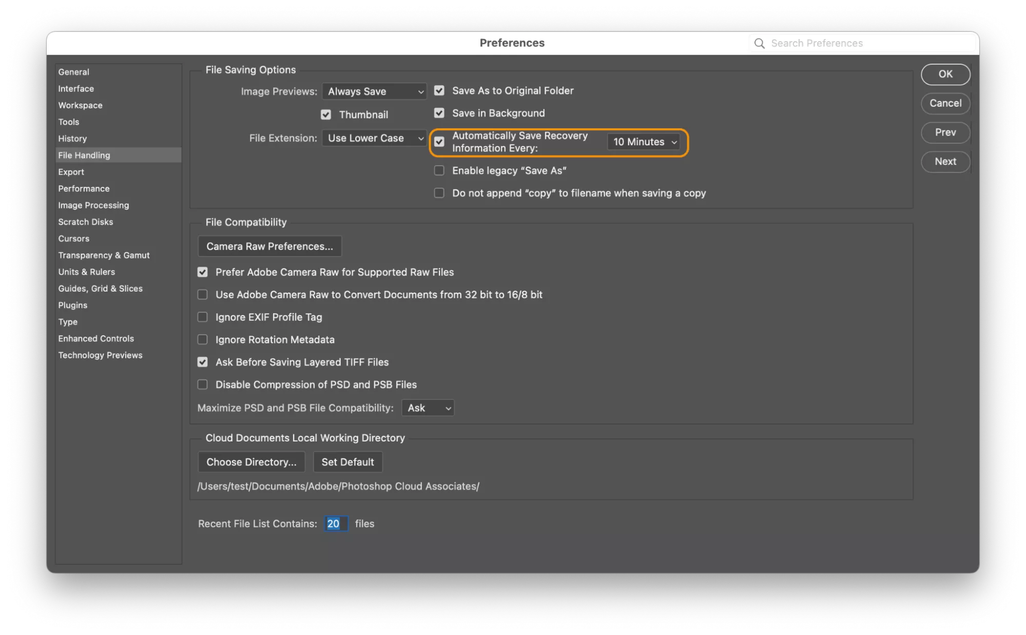 Photoshop for Mac som viser menyen File Handling. Fjern haken for Automatically Save Recovery Information for å deaktivere automatisk gjenoppretting.