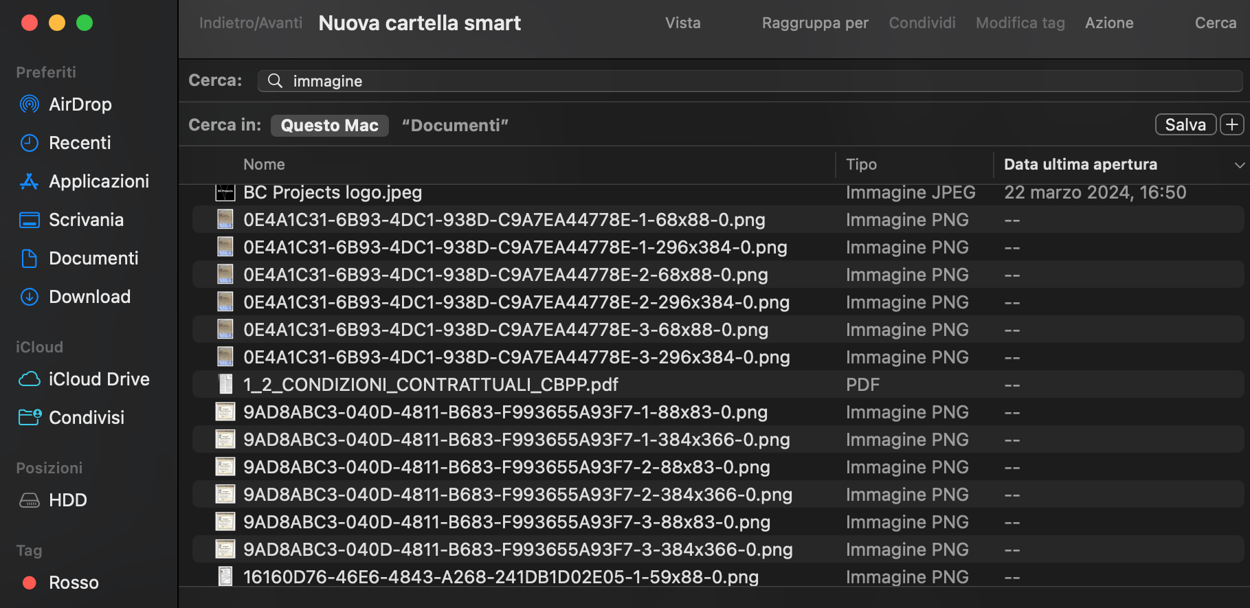 Successivamente, utilizza i menu a discesa per impostare i criteri di ricerca sulle immagini. Ordinare i file per nome ti aiuterà anche a trovare file e foto duplicati.