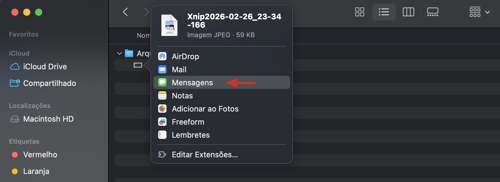 O menu Compartilhar no Mac mostrando todas as opções de compartilhamento. Selecione Mensagens para transferir dados de um Mac para outro usando o iMessage.