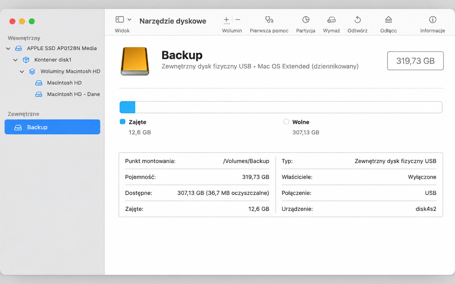 Za pomocą listy w panelu bocznym znajdź i wybierz swój zewnętrzny dysk twardy. Tutaj zobaczysz listę informacji, takich jak format, jakiego dysk używa.