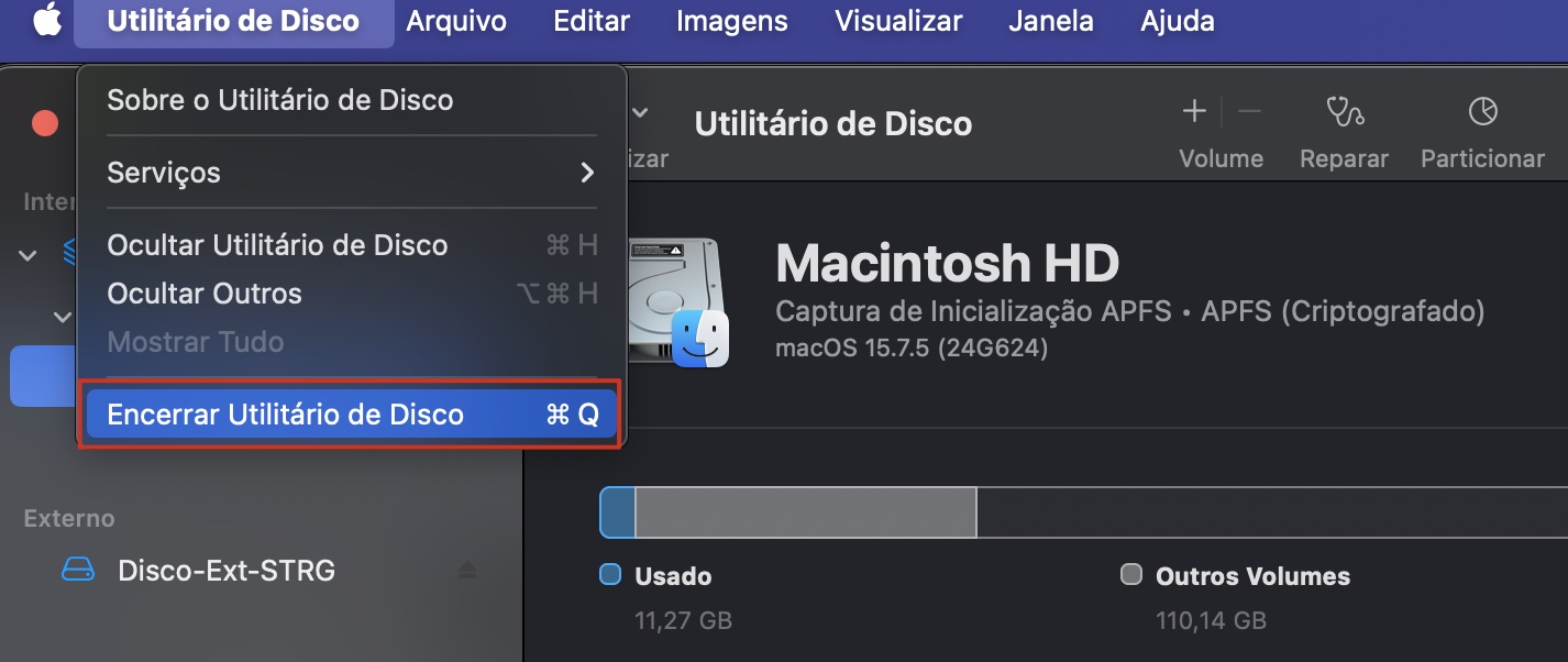 O menu suspenso do Utilitário de Disco mostra a opção Sair do Utilitário de Disco destacada na barra de menus. Saia do Utilitário de Disco para apagar o Mac para as configurações de fábrica.