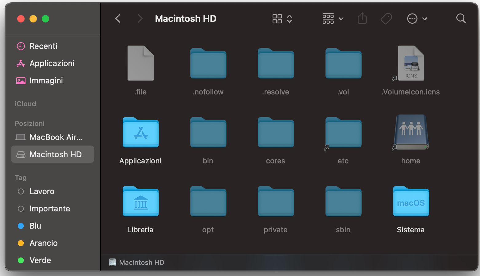 La cartella Scrivania mostra tutti i file presenti, così puoi scegliere quelli che non ti servono più ed eliminarli comodamente con un paio di clic.