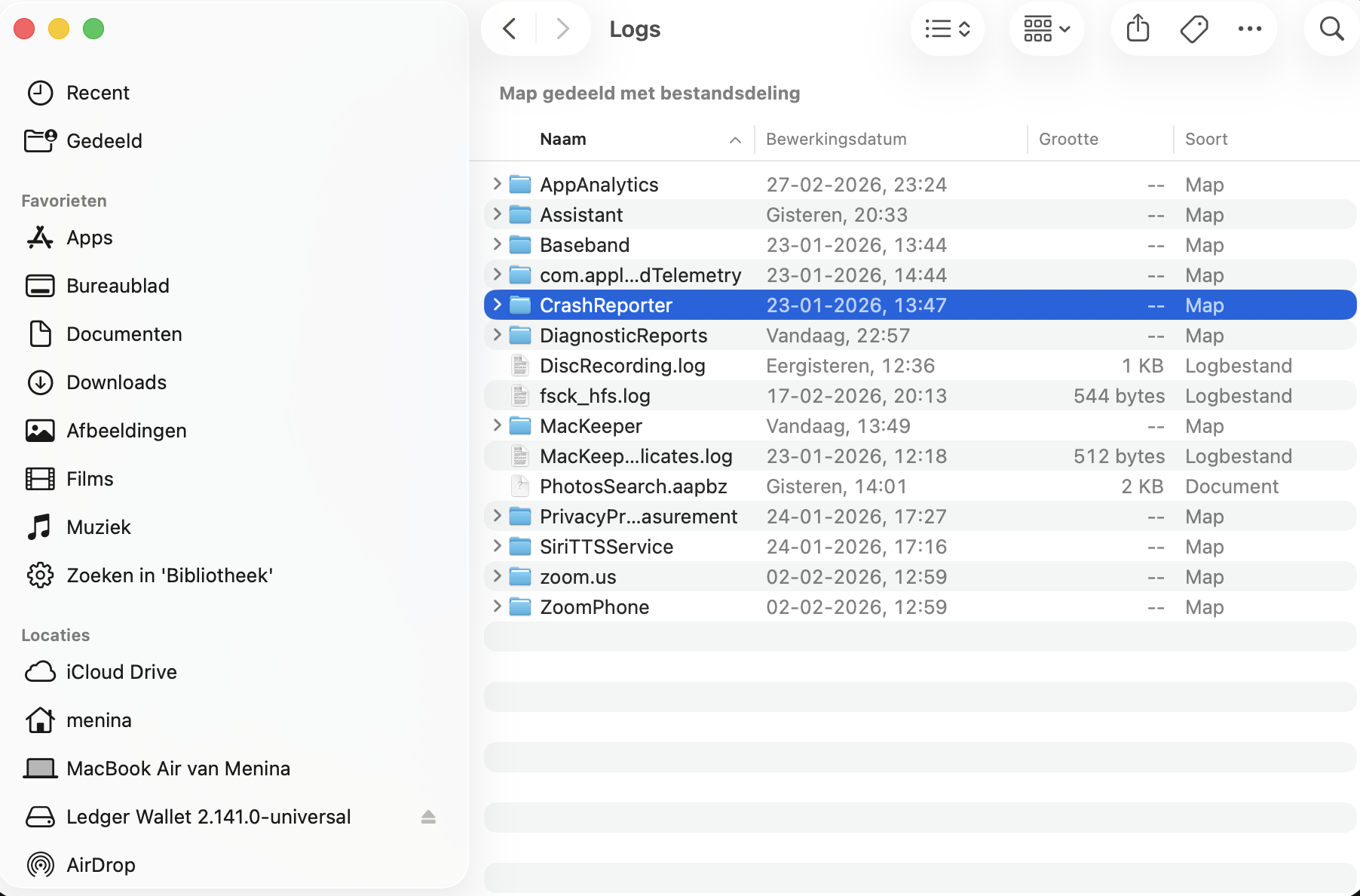 In de map Logs kun je zoeken naar de specifieke mappen en bestanden die je van je Mac wilt verwijderen. Kies eerst de bestanden waarvan je zeker weet dat je ze niet meer nodig hebt.