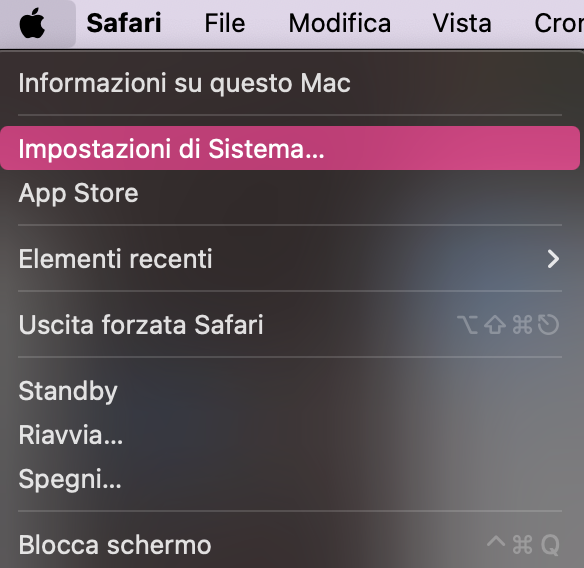 Per provare un DNS diverso sul Mac e verificare se risolve i problemi di Internet, clicca sull’icona Apple nella barra dei menu e seleziona Impostazioni di sistema dal menu a tendina.