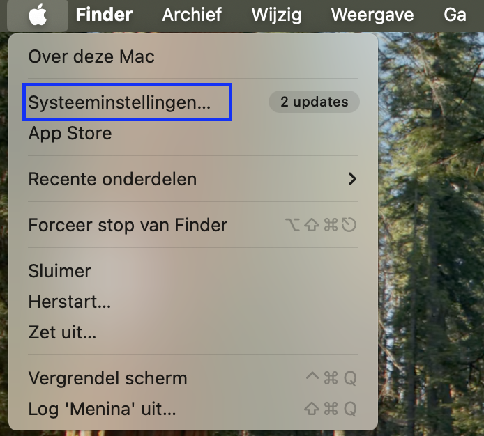Om de browsercache in Safari te wissen, open je Safari op je Mac en ga je naar het Safari-menu. Kies daar vervolgens voor Instellingen.