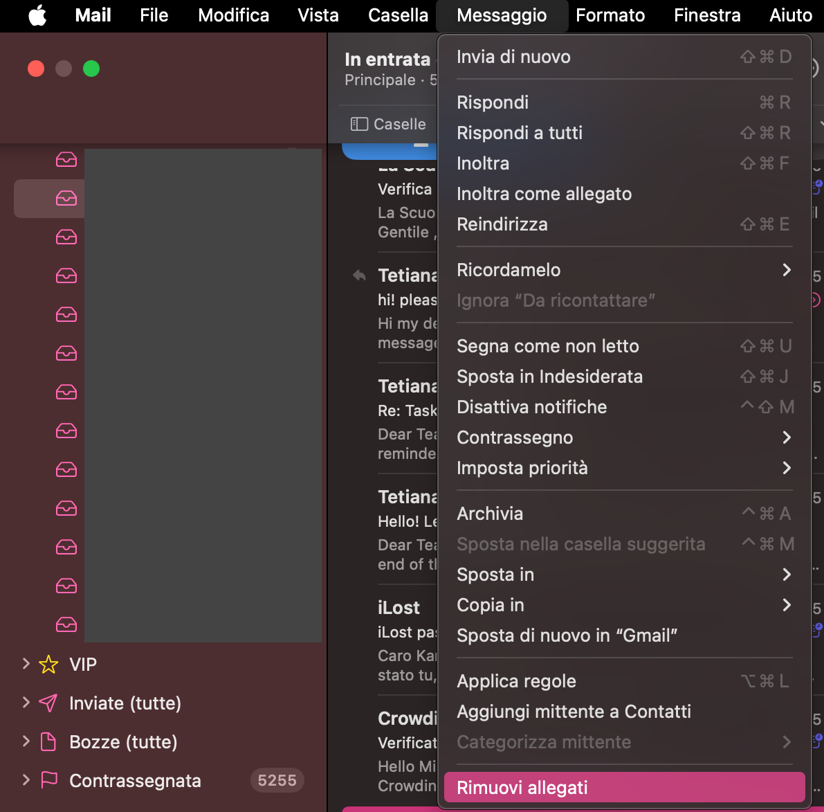 Il menu Messaggio dell'applicazione Apple Mail con Rimuovi allegati evidenziato. Come eliminare la cache di Mail su Mac: rimuovere gli allegati.