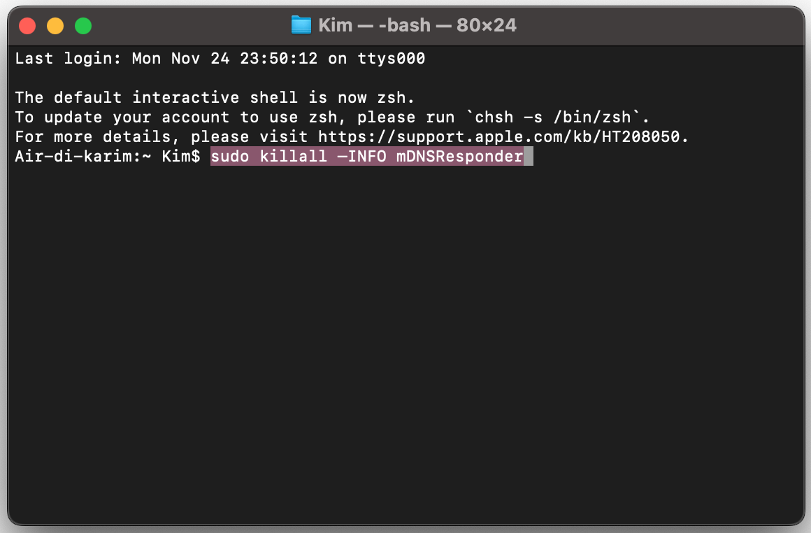 Dopo aver aperto Console, apri l’app Terminale. Qui digita sudo killall —INFO mDNSResponder, poi premi di nuovo Invio sul tuo Mac per continuare.