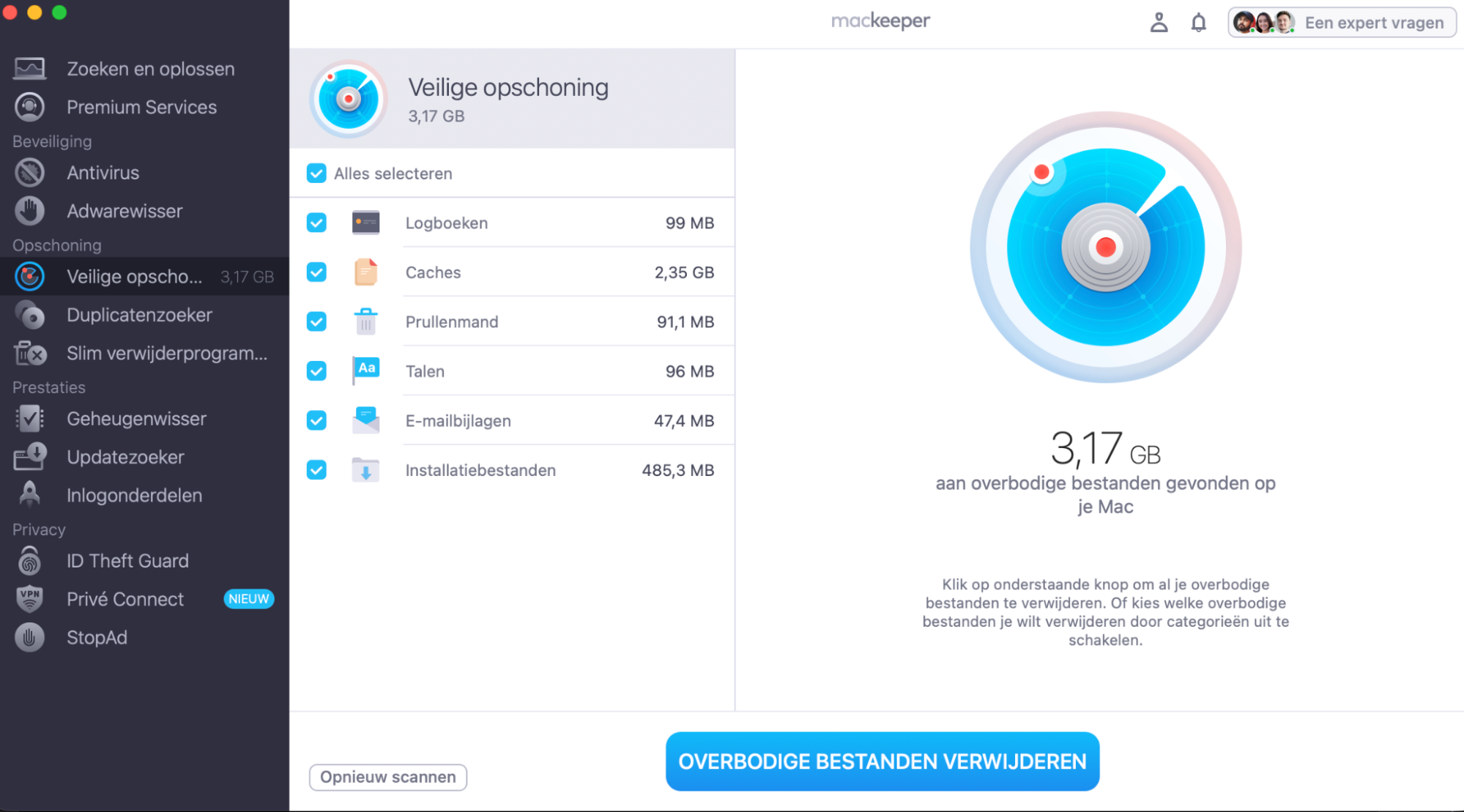 MacKeeper op de Mac toont het hulpprogramma Veilige opschoning. Klik op Scan starten om verborgen rommel te vinden en selecteer vervolgens Overbodige bestanden verwijderen om deze te verwijderen.
