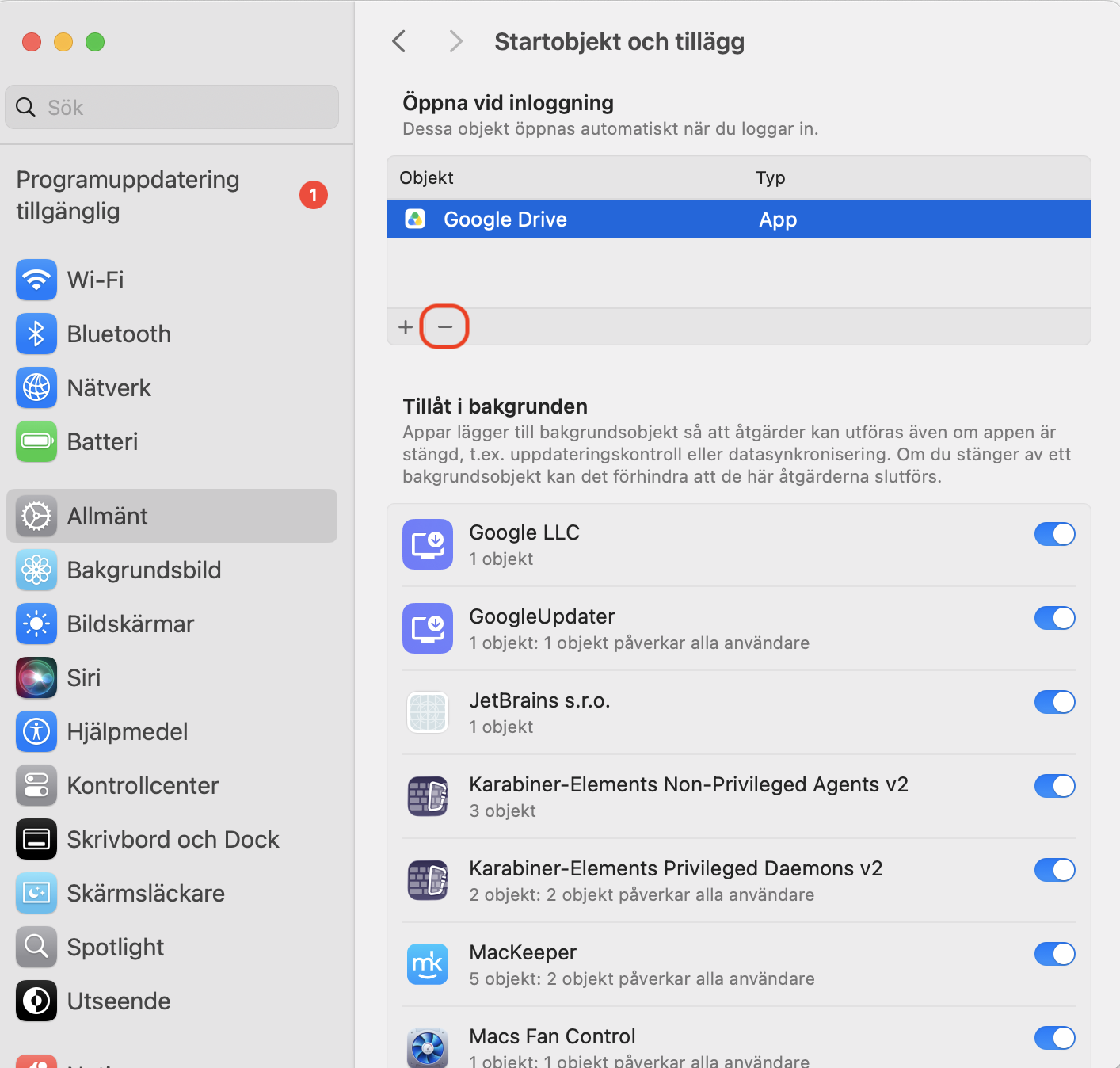 I listan Öppna vid inloggning markerar du objektet du vill ta bort. Klicka sedan bara på minusknappen, så försvinner objektet. Det kommer inte längre att starta tillsammans med macOS.