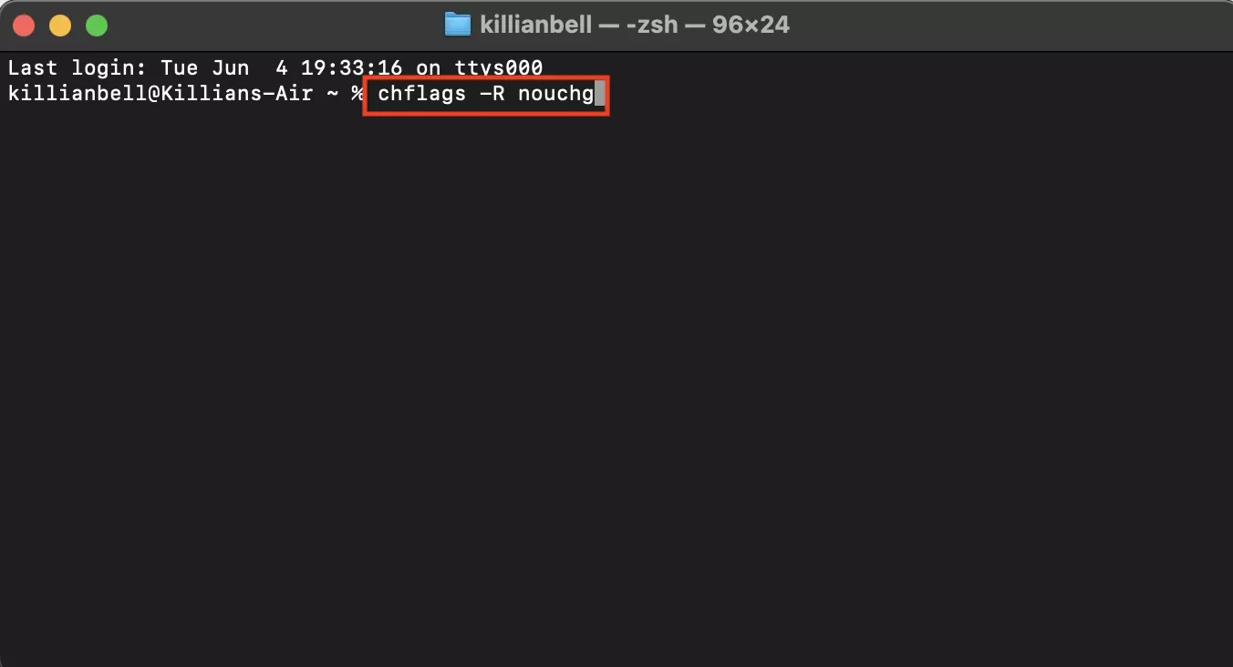 Een Terminal-venster op een Mac. Zie je een foutmelding bij het herstellen van schijfbevoegdheden, voer dan eerst de opdracht chflags -R nouchg in.
