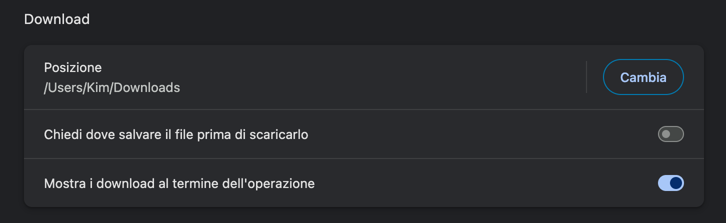 Per controllare la cartella Download sul Mac se usi Google Chrome, apri prima Chrome, poi seleziona Chrome nella barra dei menu e fai clic su Impostazioni. Quindi scorri fino alla sezione Avanzate e controlla la sezione Download per vedere dove vengono salvati i file.
