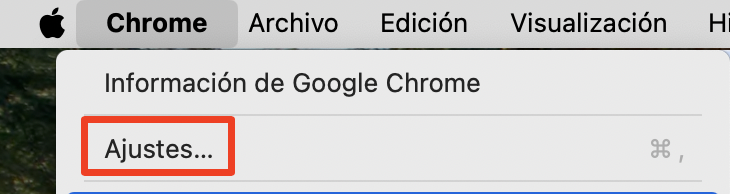 Reiniciar Google Chrome puede ayudarte a resolver el problema y mejorar su rendimiento. Selecciona Ajustes en Google Chrome.