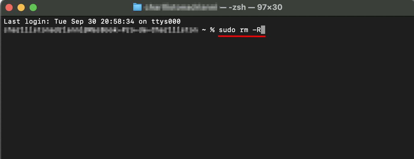 O Terminal no Mac exibindo o comando sudo rm -R. Digite esse comando e pressione espaço antes de arrastar os arquivos que deseja forçar a exclusão.