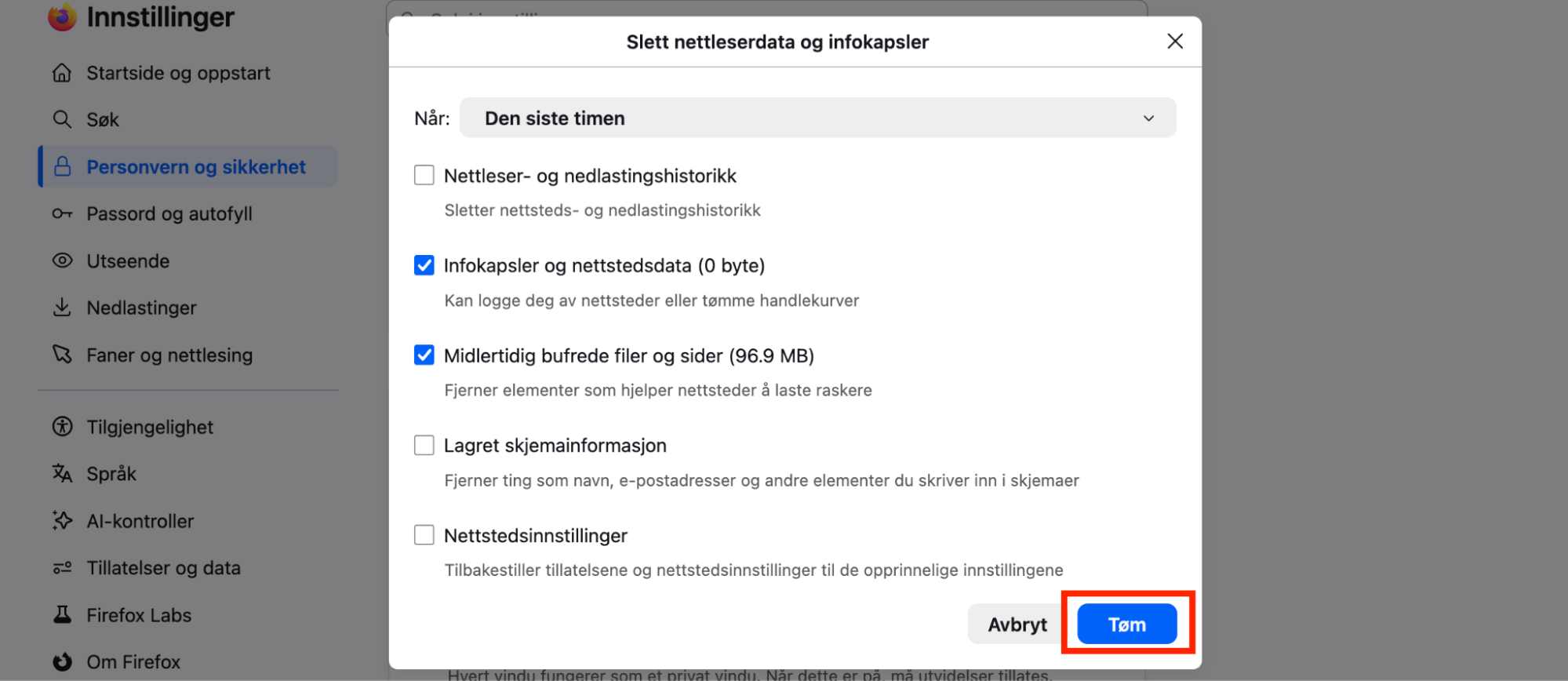 Klikk på knappen Tøm for å slette nettleserdata i Firefox fra fanen Personvern og sikkerhet