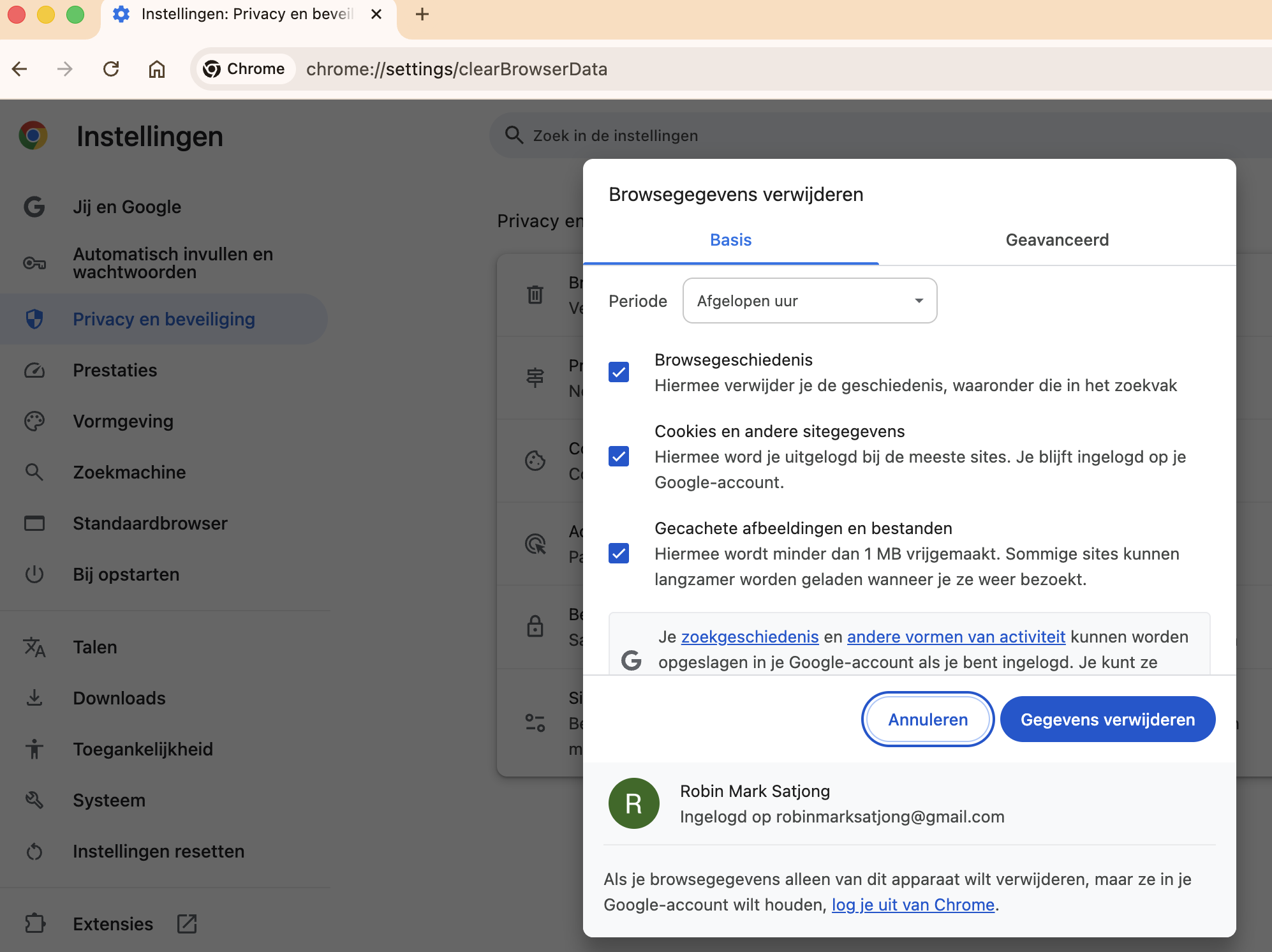 Nadat je ‘Browsegegevens verwijderen’ hebt geselecteerd, kies je een tijdsperiode om de gegevens te wissen en selecteer je ‘Browsegeschiedenis’, ‘Cookies en andere sitegegevens’ en ‘Gecachte afbeeldingen en bestanden’. Klik vervolgens op ‘Gegevens wissen’. Dit helpt om meer schijfruimte vrij te maken.